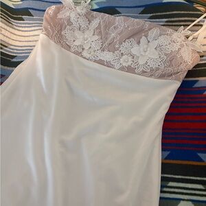 Selfie Leslie dress- Simple sleek wedding dress